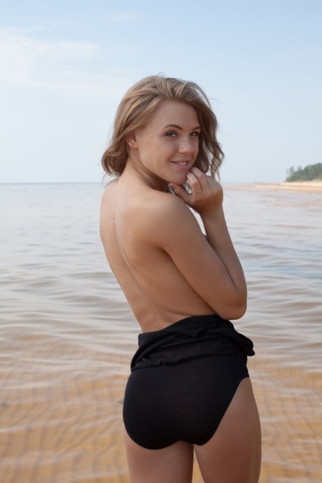 Viola Bailey vysoce kvalitní model galerie