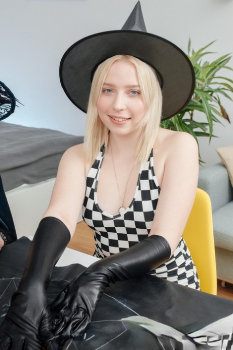 Kira Viburn akty herečka fotografie